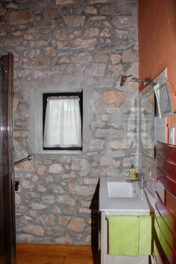 Moulin D'Entre Les Roches Bed & Breakfast Puivert Bagian luar foto